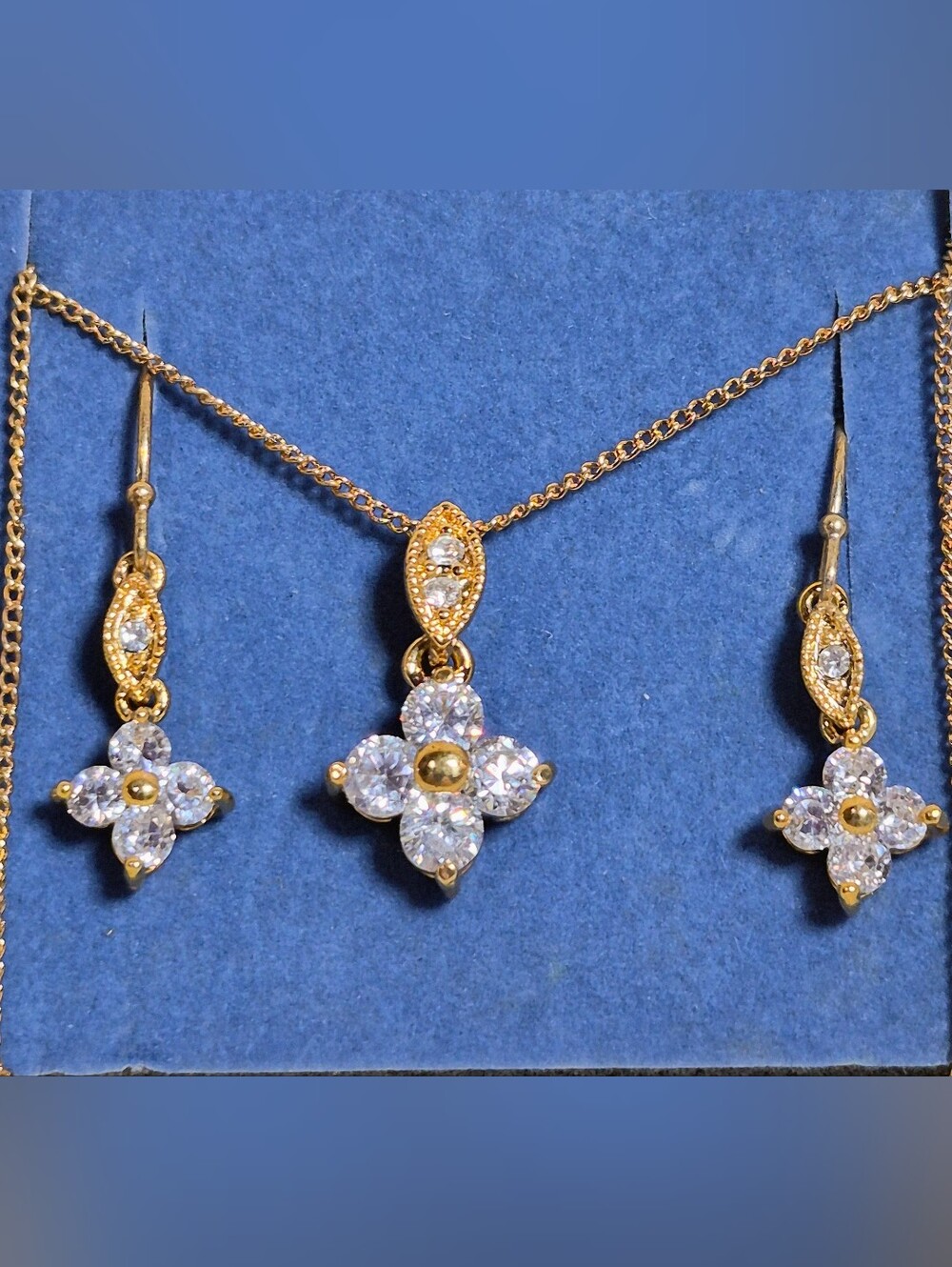 Vintage Avon Goldtone CZ Cluster Flower Pendant Necklace & Earring Set